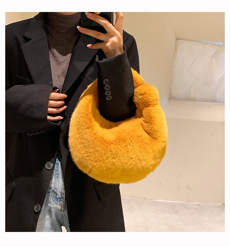 Fashion Shoulder Bag Texture Portable Plush Bag Dinner Bag display picture 4