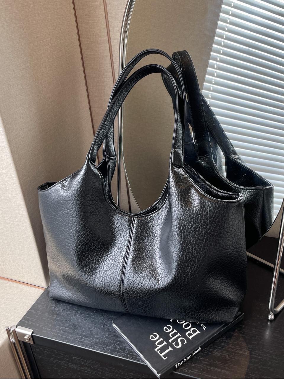 Bolsa de cuero suave transfronteriza para mujeres de gran capacidad 2025 nueva bolsa de hombro simple de textura casual