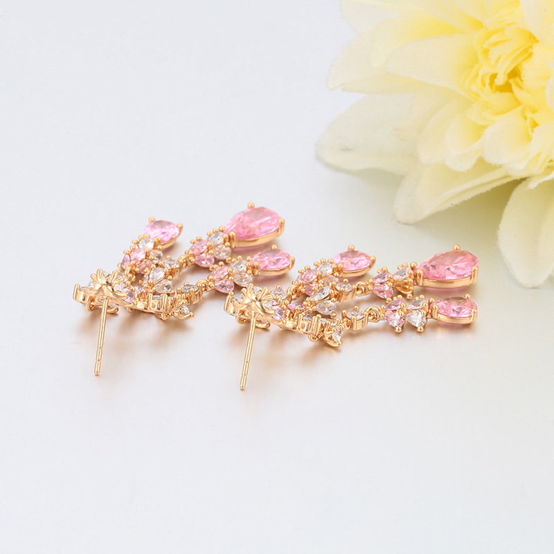 Xuping serie de aretes de gota de agua de aretes de aretes personales de nicho de 18k aleación de cobre adornos de orejas al por mayor mujeres