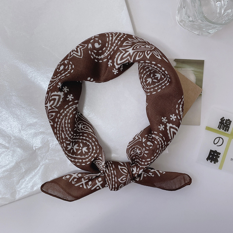 Pañuelo pequeño cuadrado de algodón y lino con estampado de flor de cachemira, estilo nuevo otoño-invierno 2026, pañuelo de cuello pequeño transpirable y cálido para mujer, estilo artístico.