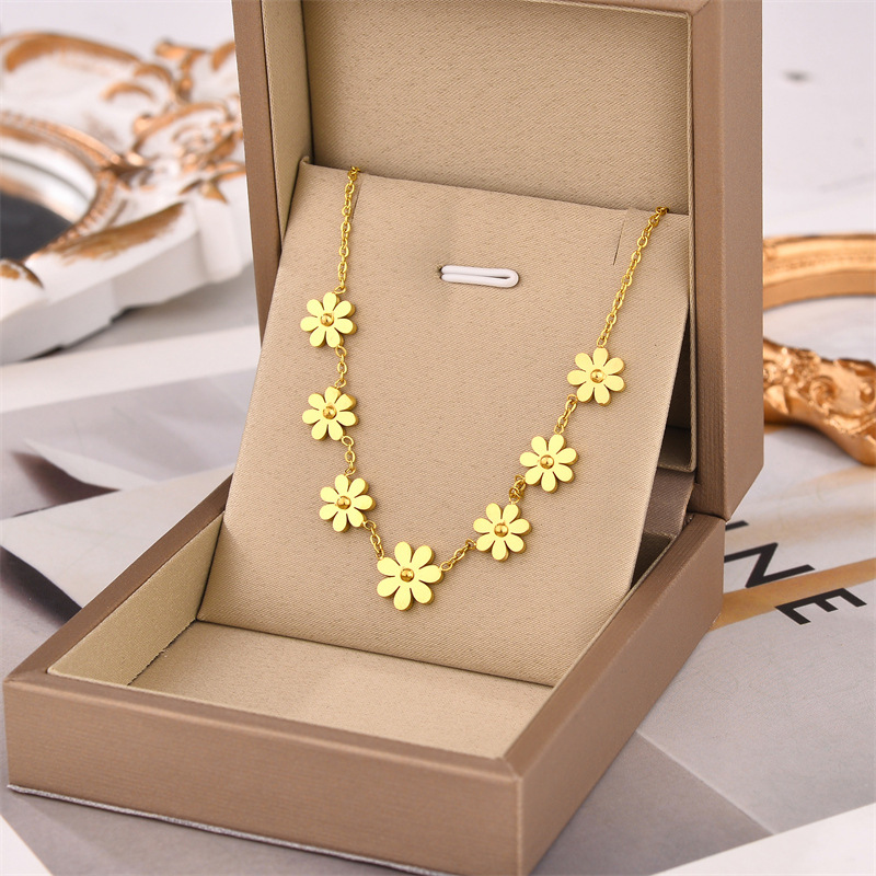 Simple Style Flower Titanium Steel Necklace 1 Piece display picture 4