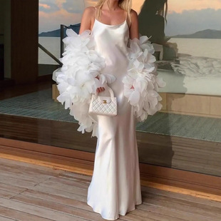 White Wedding Dress Accessories with Ruffled Hand Sleeves, Gauze Sleeves, Shawl, Multi-Scene Hosting, Catwalk Model Studio Photo Atmosphere