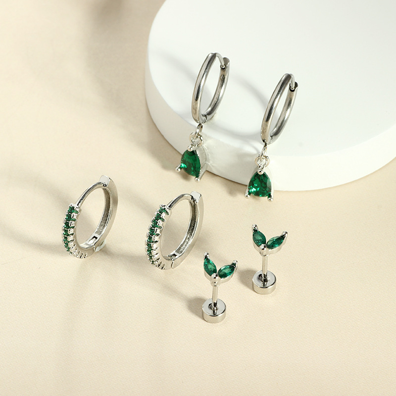 Pointed titanium steel lip stud product view