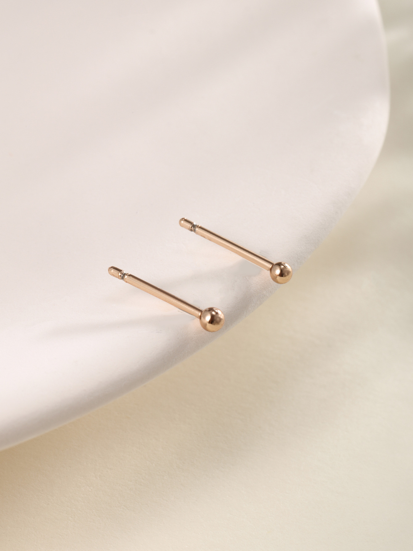 Joias de otoño y invierno pendientes de bola lisa pernos de orejas mini mini pernos de orejas coreanos al por mayor para mujeres