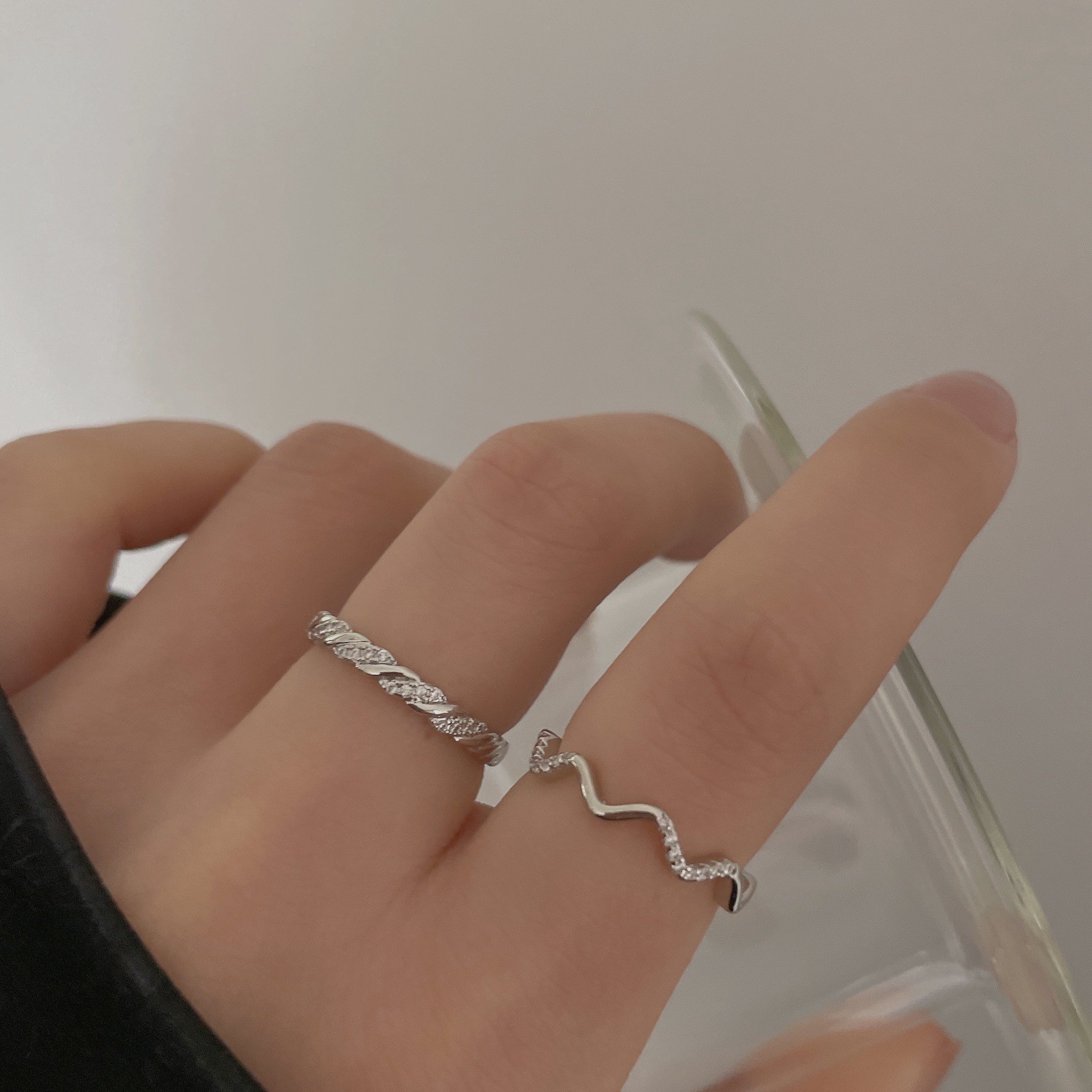 Anillo de circonita de perlas de viento ins, nicho femenino, sentido de alta gama, simple y ligero, anillo de novia de lujo, anillo de apertura de temperamento al por mayor
