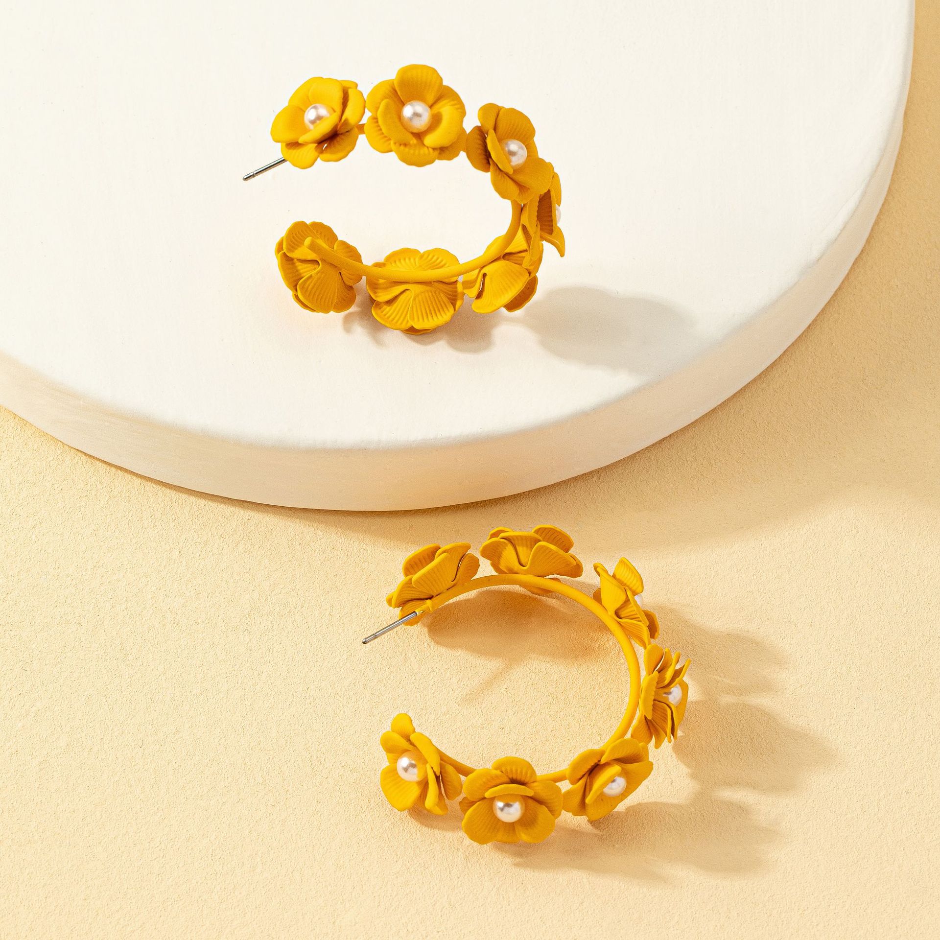 Sweet Flower Alloy Inlay Artificial Pearl Earrings