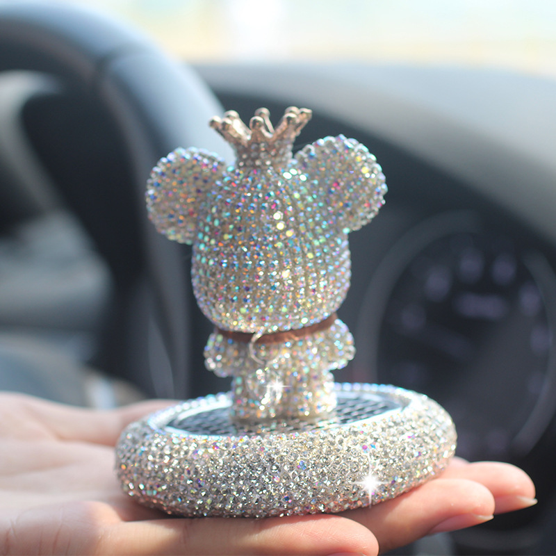 Accesorios para automóviles Adornos de aromaterapia Oso violento Muñeca linda Perfume para automóvil Aromaterapia Dibujos animados creativos Decoración de automóvil Mujer
