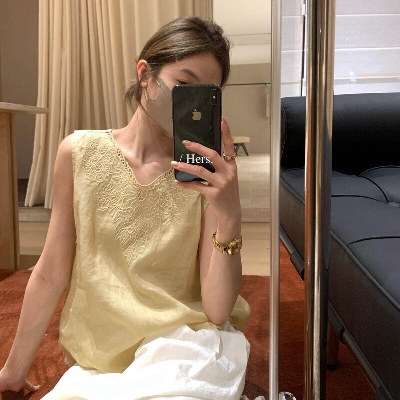 Hers Sweet Summer Fashionable Korean Retro Jacquard Design Versatile Slimming V-Neck Sleeveless Top for Women 80592 Hers Sweet Summer Fashionable Korean Retro Jacquard Design Versatile Slimming V-Neck Sleeveless Top for Women 80592