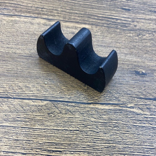 Manufacturer wholesale mountain-shaped solid wood pen holder wooden pen holder calligraphy supplies three colors available