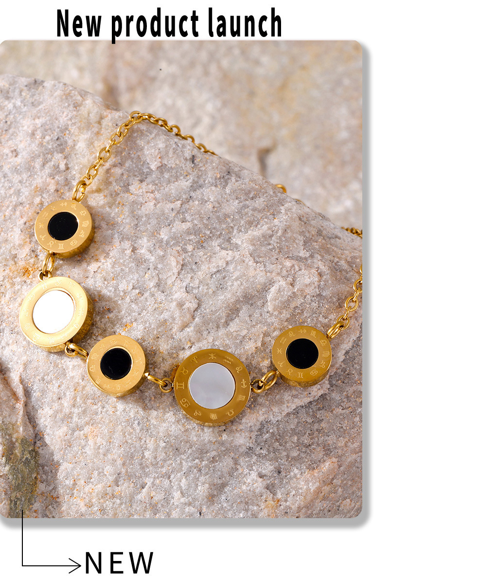 Stilvolles, einseitiges Muschelarmband mit römischen Ziffern in Schwarz und Weiß – schlichtes Nischendesign aus Edelstahl._voghion.com