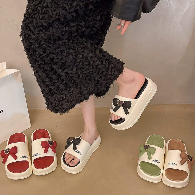 2025 Летние новые холодные тапочки женская мода толстой подошвенный медвежонок бантик домашний интерьер противоскользящий милый снаружи