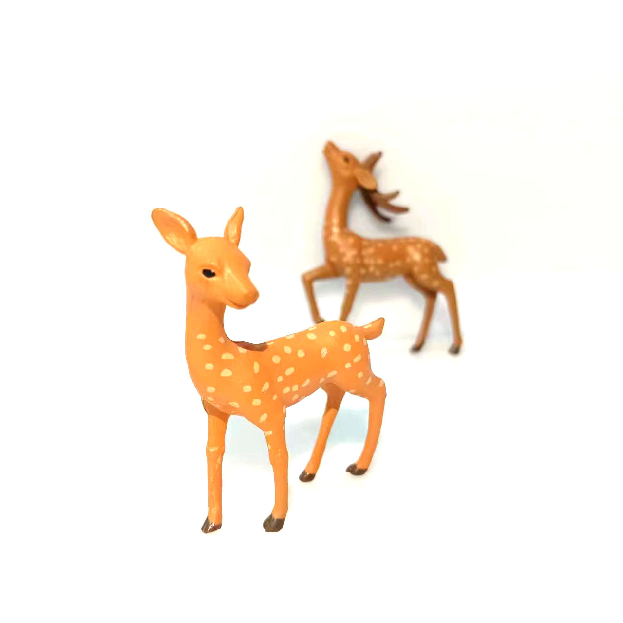 Decoraciones de micropaisaje de musgo explosivas, muñecas de decoración de plantas en macetas carnosas, simulación linda, familia de ciervos sika Zhang Wang