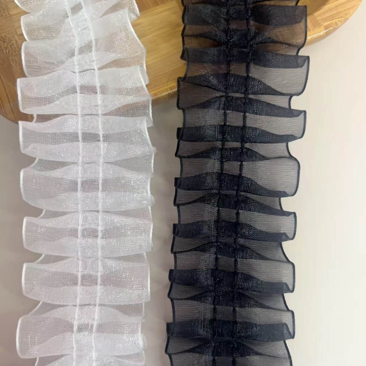 2가지 색상, 4cm 두께의 거친 가장자리 원사, 2바늘 주름 장식 스커트 밑단, 의류 주름 레이스, 수제 소매 장식