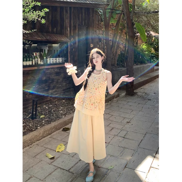 女性用の美しい夏の衣装セット、優しく甘い女の子の花柄ノースリーブシャツベストとハーフスカートの2点セット|undefined