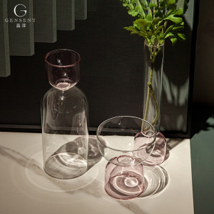 ����������ɫins�LС�ڏ����L͸��������ƿ�廨ˮ�������r��