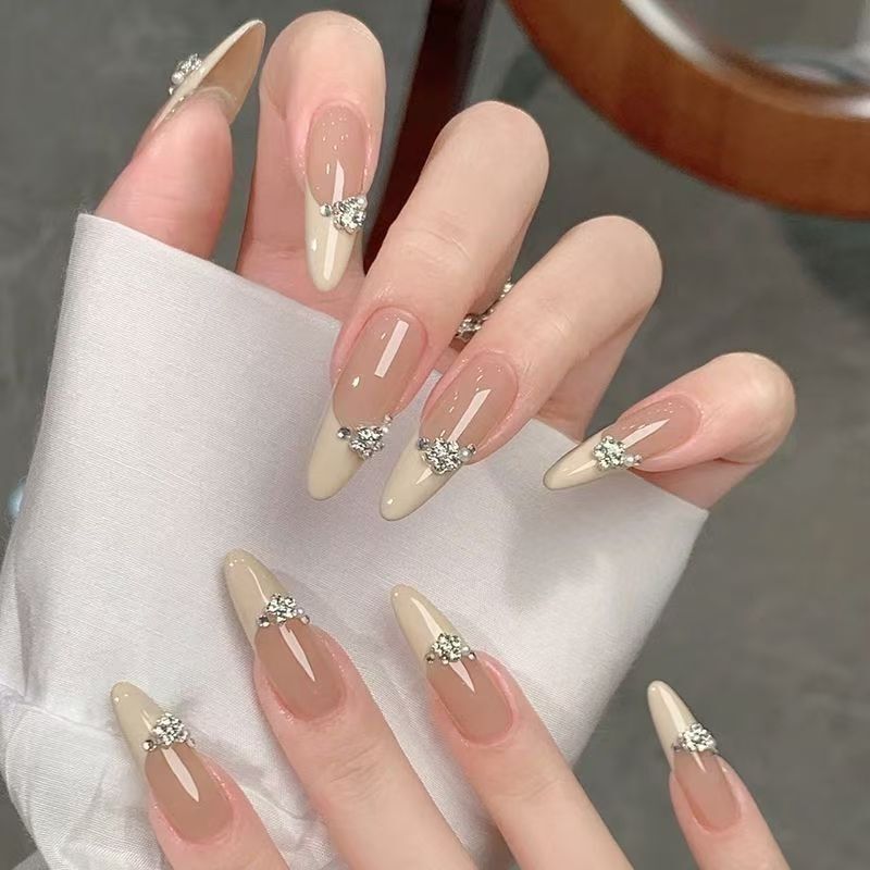 Starry Summer Handmade Manicure Patch Wear Armor Pure Desire French Broken Diamond Patch Gentle White Removable 10 Pieces