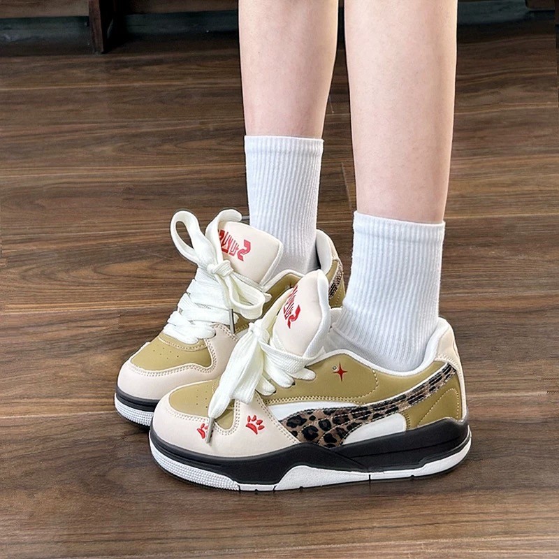 Zapatos de skate de estilo coreano para mujeres casuales zapatos blancos de moda retro zapatos de pan zapatos de skate de estilo académico retro zapatos de moda zapatos de mujer