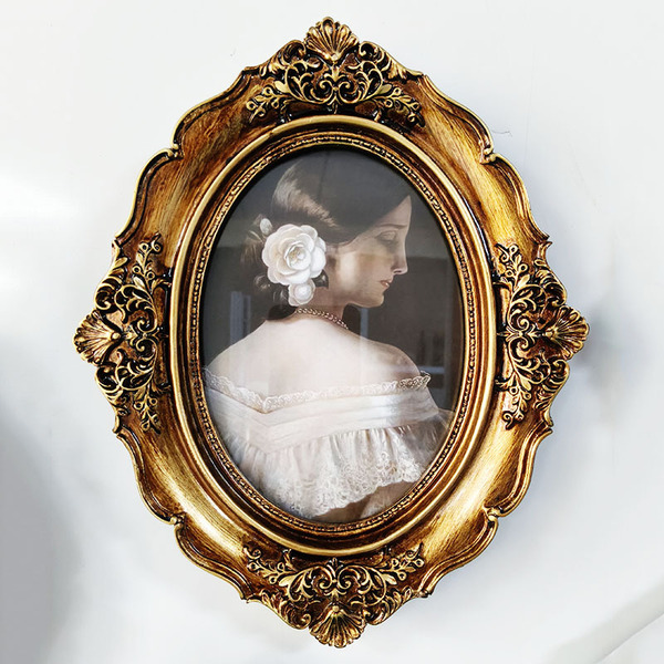 Retro photo frame
