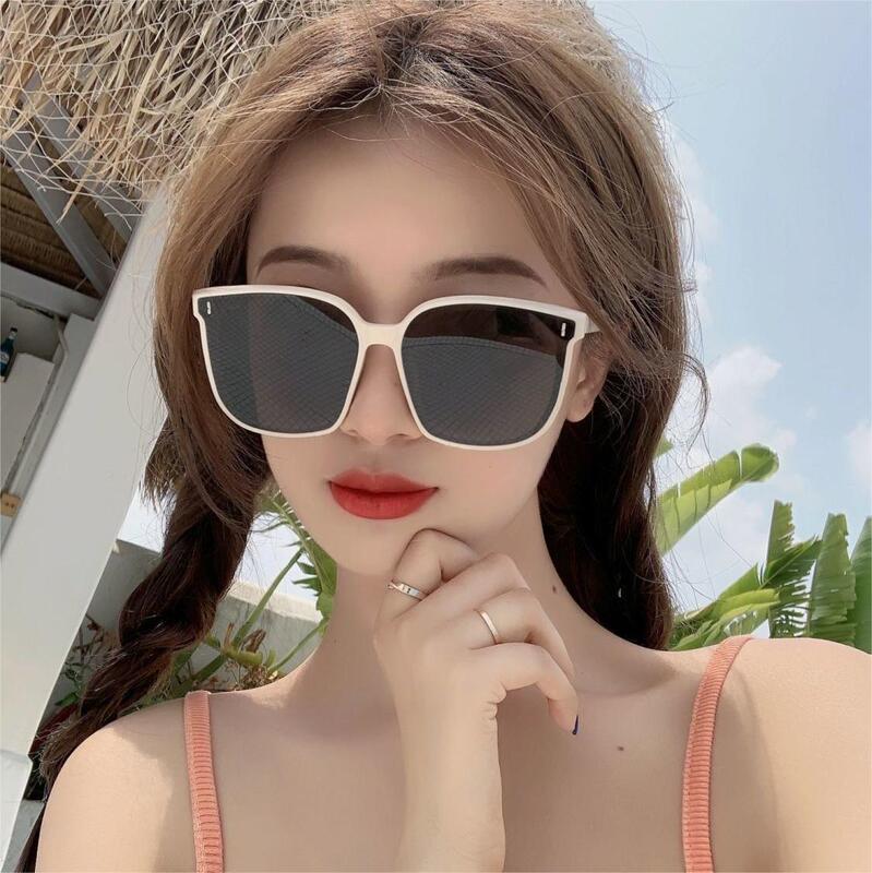 The same Fashion vertical rice Nail Box large frame sunglasses shaking sound explosions anti-ultraviolet sunscreen Street Sunglasses Wholesale The same Fashion vertical rice Nail Box large frame sunglasses shaking sound explosions anti-ultraviolet sunscreen Street Sunglasses Wholesale