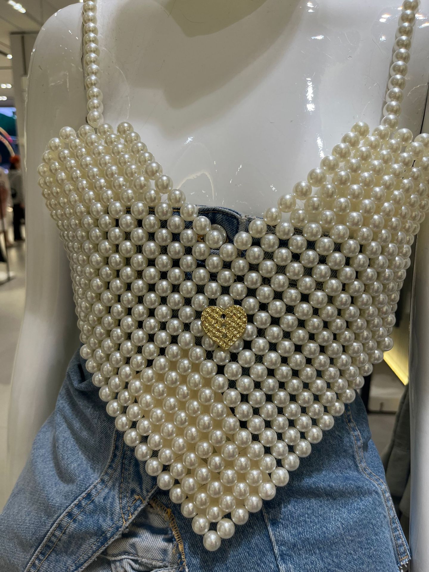 1de0e8a9548e6dbc35e7b5a67833e1