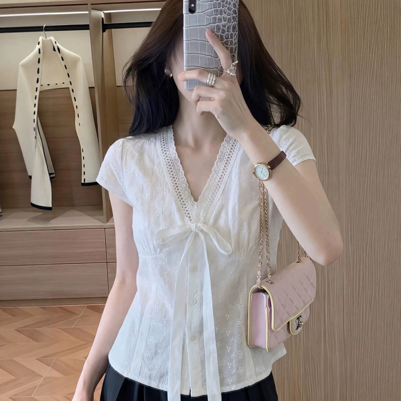French-Style White Lace-Trimmed Short-Sleeve Shirt, 2026 Summer New Sweet Style, Age-Reducing Versatile Elegant Blouse French-Style White Lace-Trimmed Short-Sleeve Shirt, 2026 Summer New Sweet Style, Age-Reducing Versatile Elegant Blouse