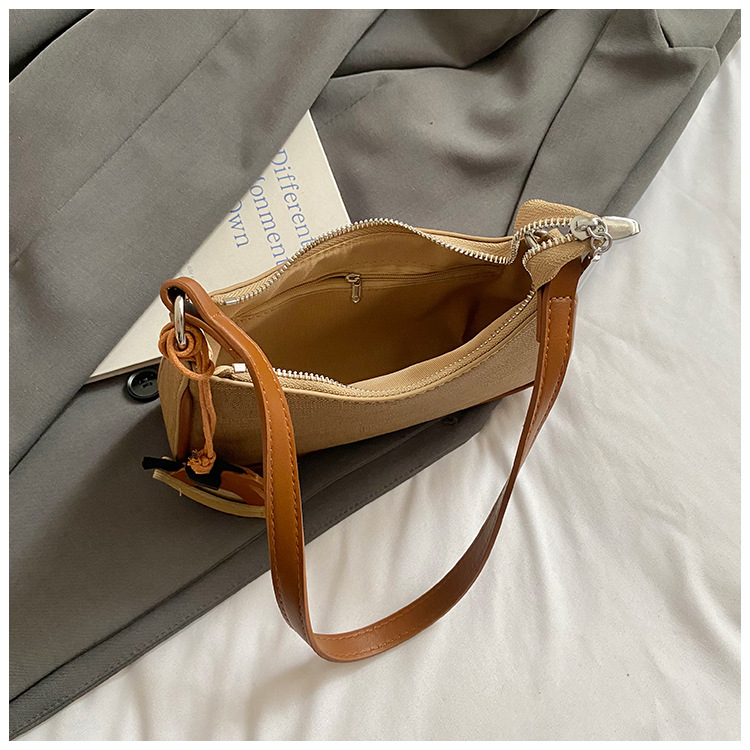 A niche design and fashionable underarm bag for summer 2025, a versatile and high-quality crossbody bag for women's daily commuting undefined