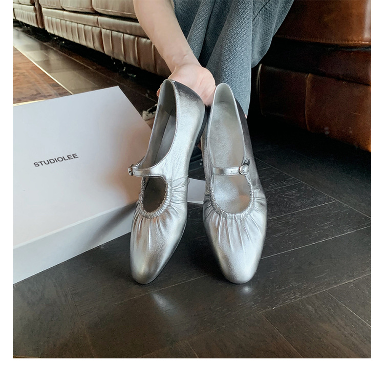 Edición de cuero de vaca ~ Fairy Silver cuero plano zapatos de mujer pliegue una hebilla de zapatos de cuero Mary Jane