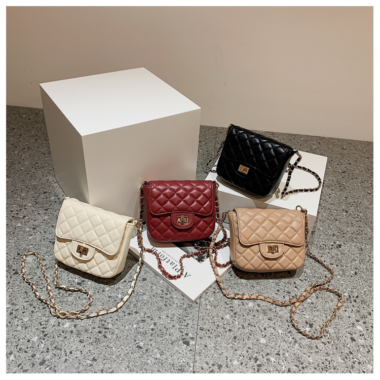 Women's Bags 2022 New Trendy Fashion Rhombus Chain Small Square Bag 16*14*4cm display picture 4