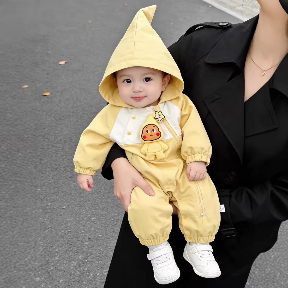 婴儿春装连体衣男女宝宝超洋气衣服可爱星星人爬服新生儿外出抱服