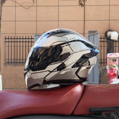 男性と女性用のオートバイヘルメット、夏用ダブルミラーハーフヘルメット、カラフルなテールウィングカップルヘルメット、3C認証