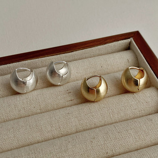 French Textile brushed Metal Peas Ear Buckle Women's Simple Distinctive Light Luxury Exquisite Versatile Earrings Earrings