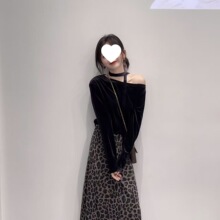 2025秋季新款韩系设计感挂脖露肩长袖丝绒上衣女百搭豹纹女半身裙