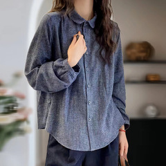 長袖の格子のシャツの女性の春の2025新型のフランスの復古の綿の小さいシャツの中で重ねて底のシャツの上着を着ます。