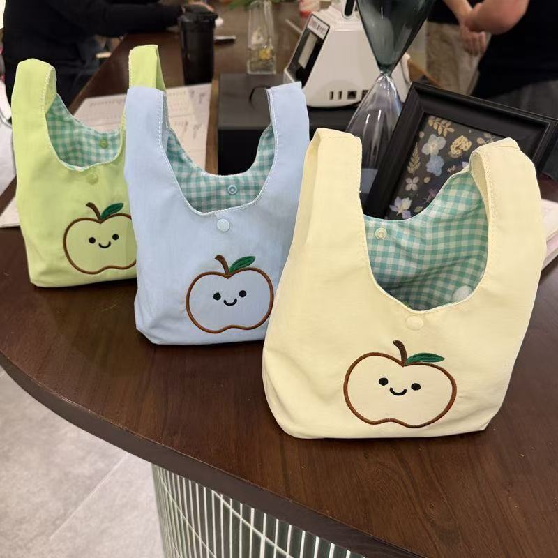 New Korean-Style Apple Embroidered Canvas Tote Bag for Female Students, Cute Lunch Bag, Versatile for Commuting, Ins-Style Shoulder Bag