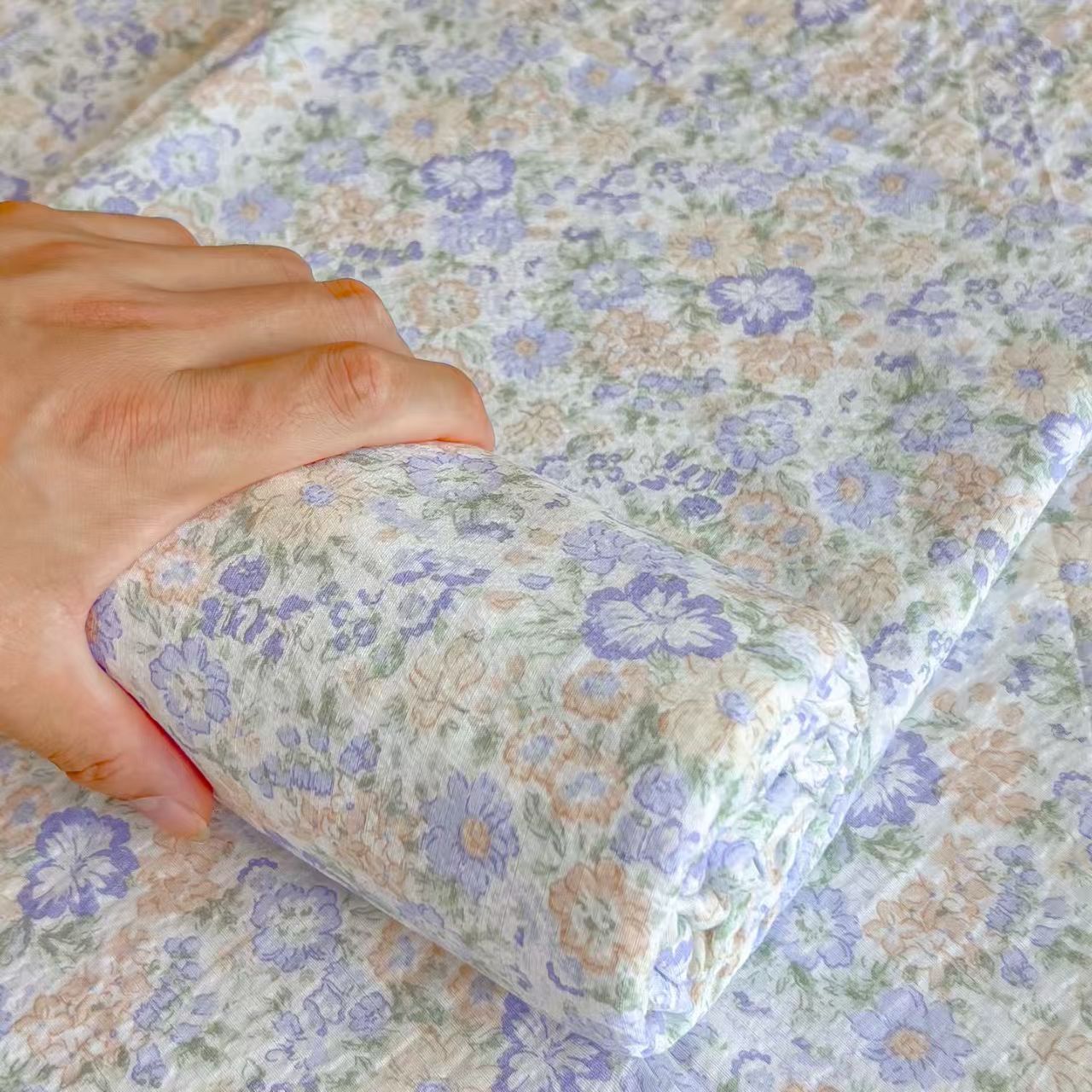 Jacquard gaza de lavado de agua cuatro piezas de cubierta de edredón teñido cubierta de edredón de tres piezas cubierta de sábanas cubierta de almohada de clase madre y bebé