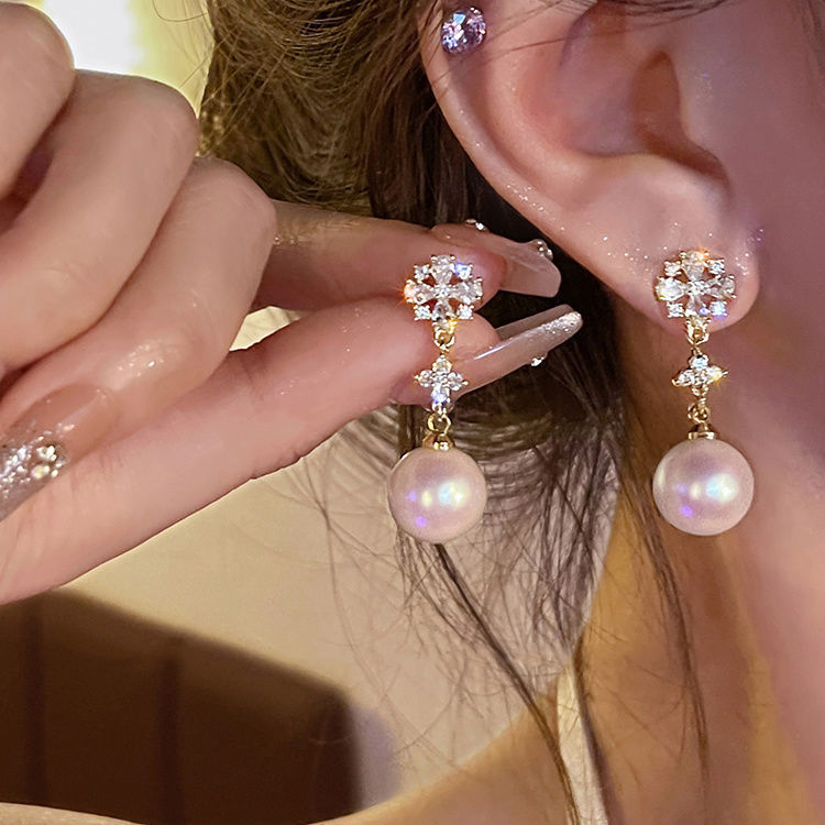 Pendientes de circón súper flash de alta calidad con aguja de plata 925 Pendientes de estilo explosivo de temperamento exquisito de lujo ligero femenino Pendientes de primavera y verano al por mayor