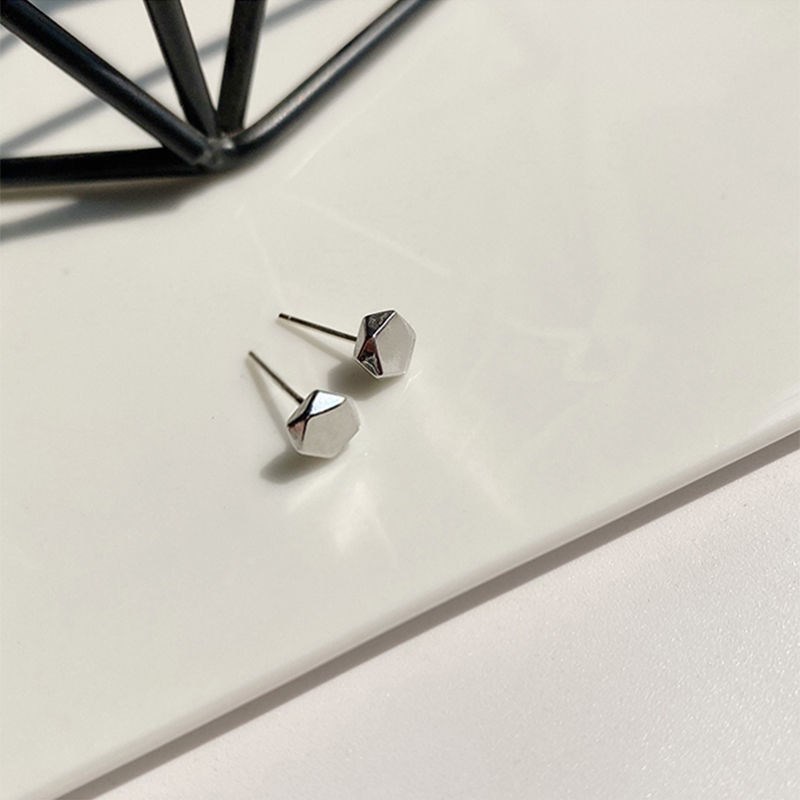 Minimalist Black Clip Earrings For Men Stylish Ear Bone Studs_voghion.com