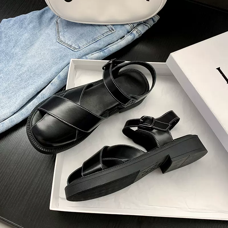 2026年女士女鞋镂空仙女风编织复古包头罗马凉鞋平底透气复古风