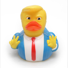 儿童沐浴浮水小黄鸭 浴室洗澡鸭子玩具 恶搞公仔鸭子