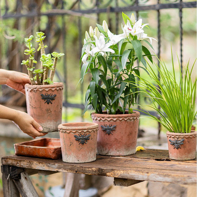 Vintage Bee Red Clay Flower Pot, Large Household Ceramic Rustic Pot, Breathable Terracotta Pot, High-end Outdoor Garden Planter