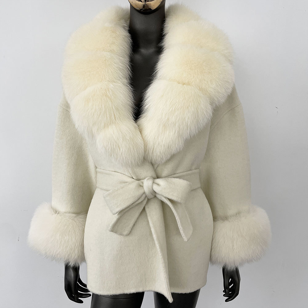 오프화이트 + 오프화이트