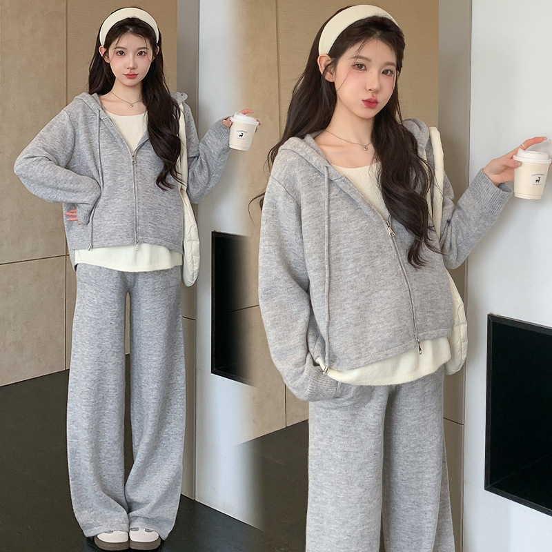 2026 New Maternity Outfit: Autumn and Winter Long-Sleeve Hooded Two-Piece Set, Loose and Slimming, Casual Style 2026 New Maternity Outfit: Autumn and Winter Long-Sleeve Hooded Two-Piece Set, Loose and Slimming, Casual Style