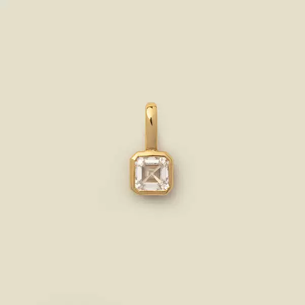 Pendant, 4 month