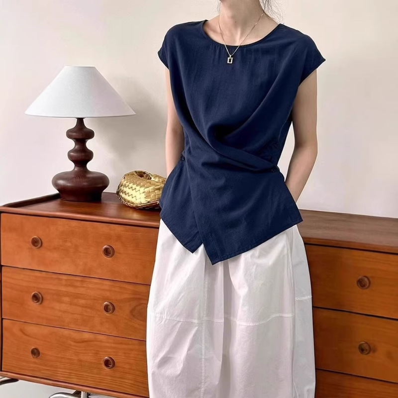 Old Money Style Sleeveless T-Shirt for Women, 2026 New Model, High-End Feel, Small Flutter Sleeves, Cinched Waist, Unique and Exquisite Top Old Money Style Sleeveless T-Shirt for Women, 2026 New Model, High-End Feel, Small Flutter Sleeves, Cinched Waist, Unique and Exquisite Top