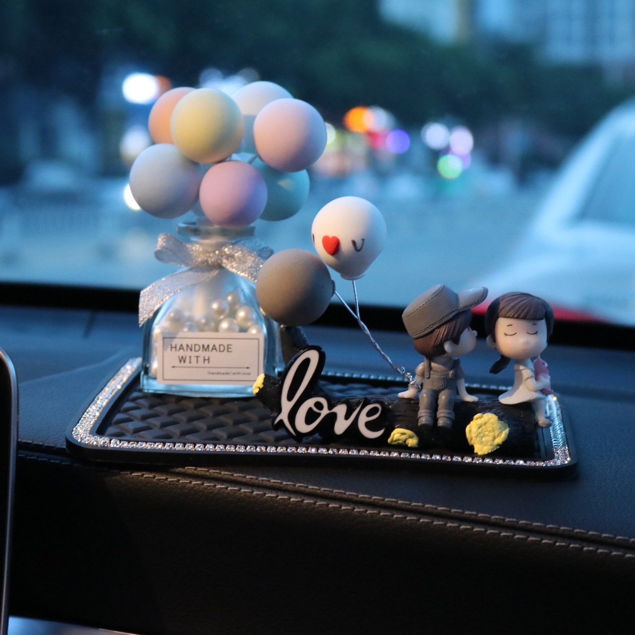 Decoración de coche decoración de interior de coche creativo pareja linda control central escenario de perfume mujer coche productos de aromaterapia