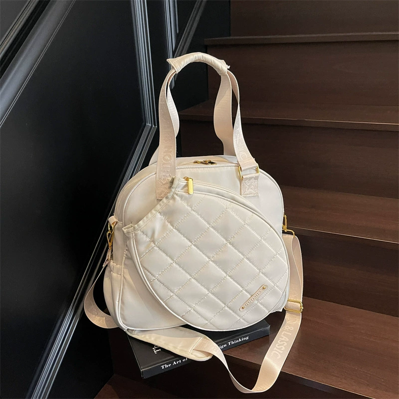 Корейская версия новой многофункциональной женской теннисной сумки, простой и модный портативный спортивный рюкзак, сумка для ракеток для бадминтона большой вместимости.