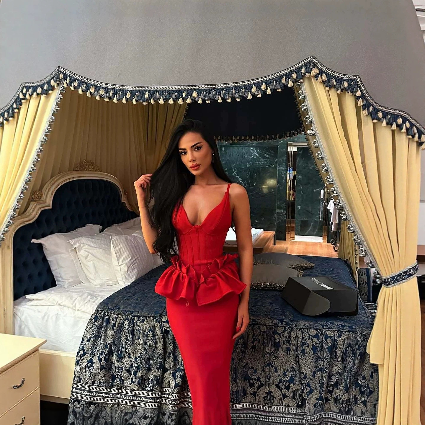European and American women's new fashion strapless sleeveless bandage dress with heavy ruffles, sexy evening dress