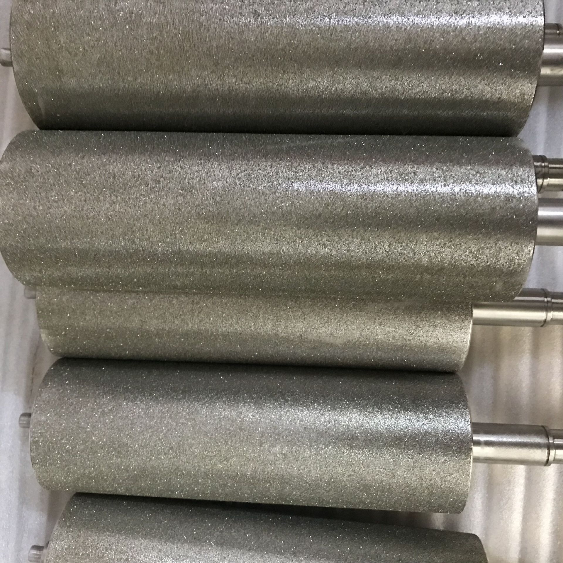 金刚砂卷标机轴轮，压标签电镀金刚砂轮，目数齐全砂粒均匀耐磨