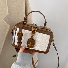 2025新款小众设计小熊压花手提包高级质感小方包单肩斜挎包小包包