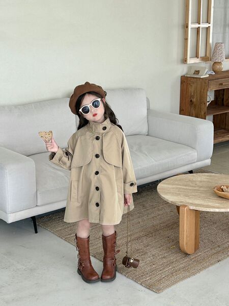 Autumn khaki fashionable trench coat